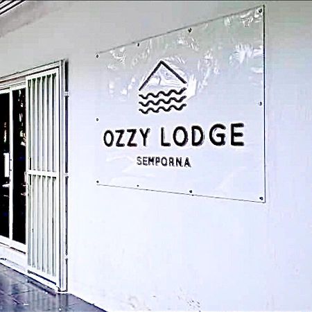 Ozzy Lodge Semporna Exterior photo